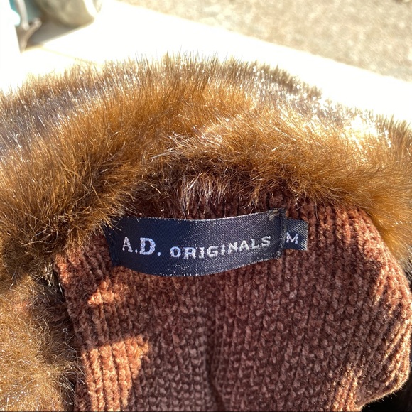 A.D. Originals | Vintage Elegant Brown Fur Coat with Gold Cheetah Brooch M 🐆✨ - Picture 2 of 15